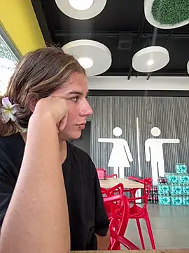 Snapshot of AllieYourGirl chatting on 04-10-26, 08:49 AllieYourGirl online show from 04-10-26, 08:49