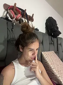 Snapshot of AllieYourGirl chatting on 12-20-25, 10:56 AllieYourGirl online show from 12-20-25, 10:56