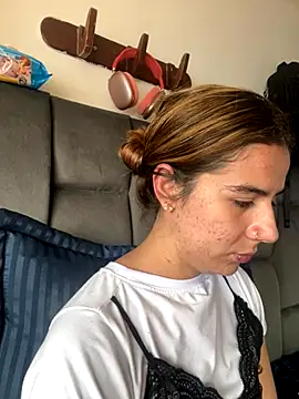 Snapshot of AllieYourGirl chatting on 11-14-25, 07:28 AllieYourGirl online show from 11-14-25, 07:28