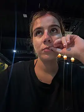 Snapshot of AllieYourGirl chatting on 04-08-26, 12:23 AllieYourGirl online show from 04-08-26, 12:23