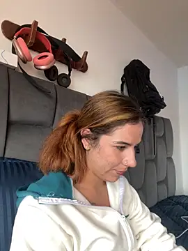 Snapshot of AllieYourGirl chatting on 12-05-25, 06:50 AllieYourGirl online show from 12-05-25, 06:50