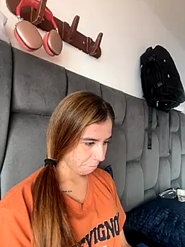 Snapshot of AllieYourGirl chatting on 11-15-25, 04:44 AllieYourGirl online show from 11-15-25, 04:44