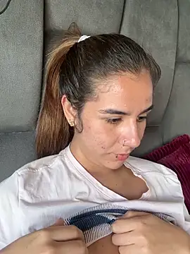 Snapshot of AllieYourGirl chatting on 12-13-25, 08:04 AllieYourGirl online show from 12-13-25, 08:04