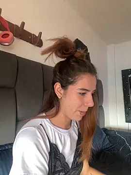 Snapshot of AllieYourGirl chatting on 11-24-25, 07:03 AllieYourGirl online show from 11-24-25, 07:03