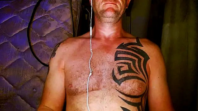 Snapshot of Yournaughty chatting on 06-18-26, 05:17 Yournaughty online show from 06-18-26, 05:17