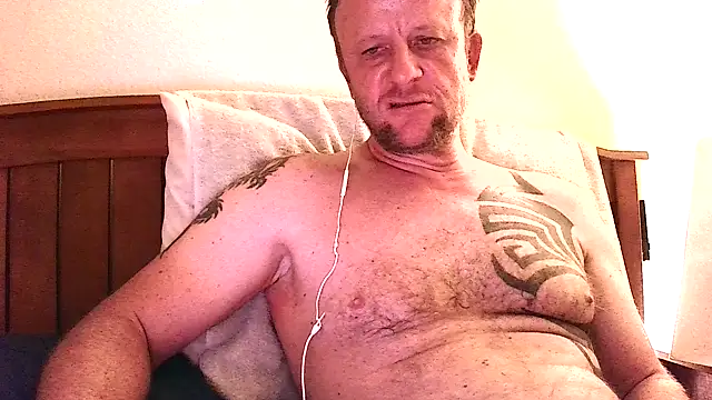 Snapshot of Yournaughty chatting on 06-14-26, 04:35 Yournaughty online show from 06-14-26, 04:35