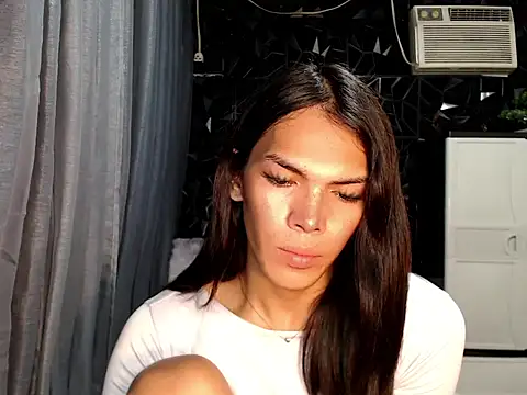 ladyhotcuming online show from 06-04-26, 07:18
