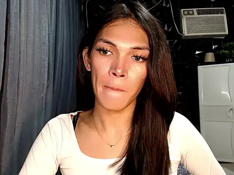 ladyhotcuming online show from 06-15-26, 02:12
