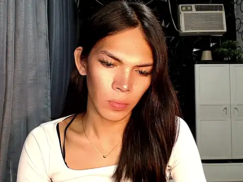 ladyhotcuming online show from 06-15-26, 07:57