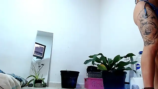 saara johnson496 online show from 11-05-25, 12:03