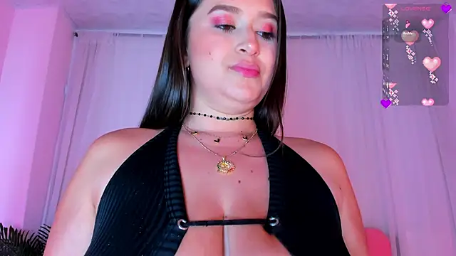 Snapshot of Maddy__bigboobs chatting on 10-22-25, 01:16 Maddy bigboobs online show from 10-22-25, 01:16