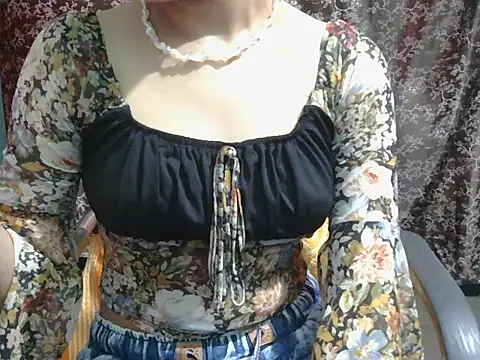 Snapshot of lovely_soniya chatting on 07-28-26, 05:59 lovely soniya online show from 07-28-26, 05:59