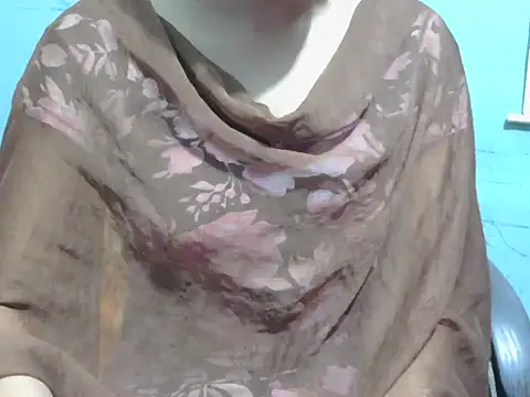 Snapshot of lovely_soniya chatting on 10-11-25, 05:08 lovely soniya online show from 10-11-25, 05:08