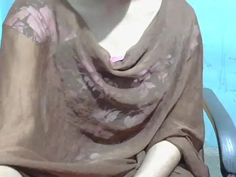 Snapshot of lovely_soniya chatting on 10-28-25, 04:35 lovely soniya online show from 10-28-25, 04:35