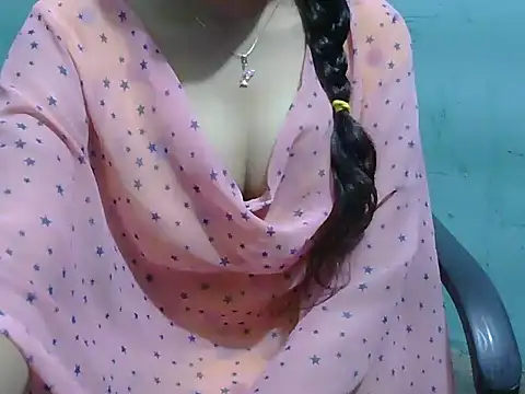 Snapshot of lovely_soniya chatting on 09-21-25, 04:06 lovely soniya online show from 09-21-25, 04:06