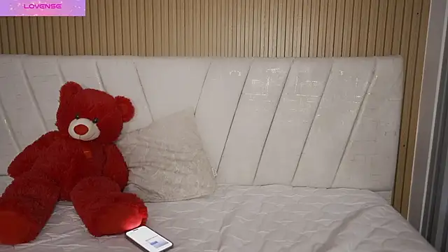 Michelle Zoe online show from 07-15-26, 04:03