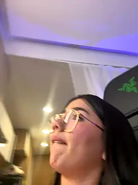 Michelle Zoe online show from 11-13-25, 05:22