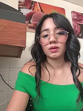 Michelle Zoe online show from 10-26-25, 03:56