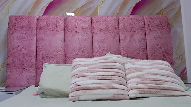 emmacurvy online show from 04-11-26, 03:03