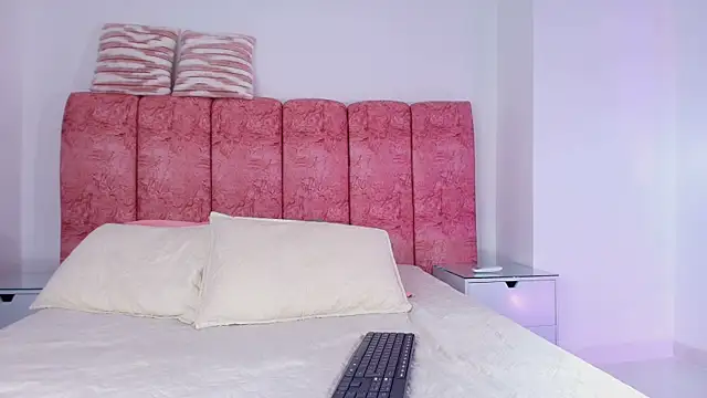 emmacurvy online show from 12-02-25, 03:07