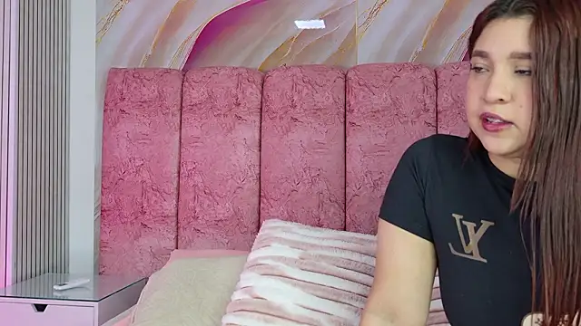 emmacurvy online show from 02-18-26, 03:15