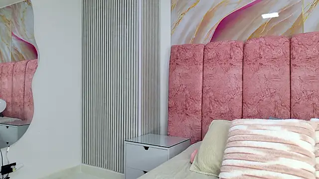 emmacurvy online show from 02-08-26, 03:04