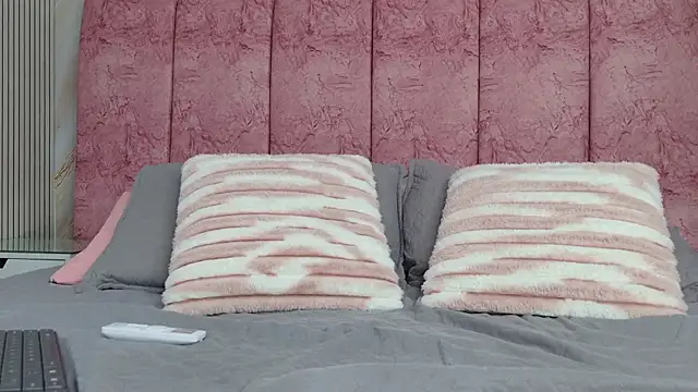 emmacurvy online show from 04-10-26, 03:57