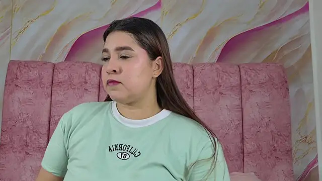 emmacurvy online show from 07-17-26, 03:37