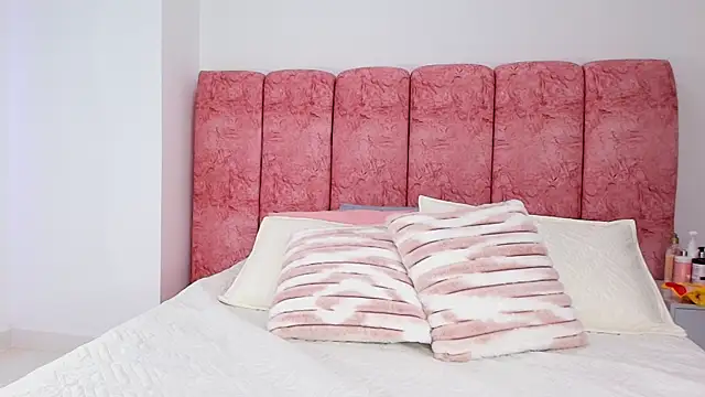 emmacurvy online show from 11-08-25, 03:10