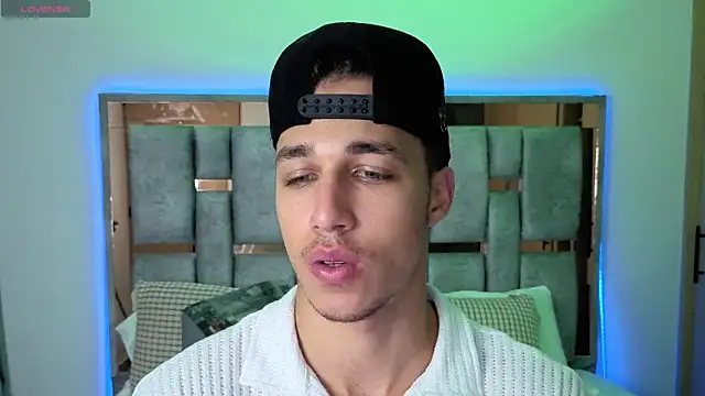 Snapshot of orionblaze69_ chatting on 10-19-25, 08:17 orionblaze69 online show from 10-19-25, 08:17