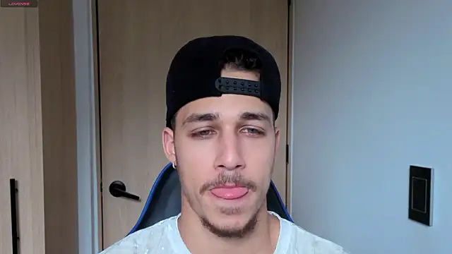 Snapshot of orionblaze69_ chatting on 02-20-26, 08:33 orionblaze69 online show from 02-20-26, 08:33