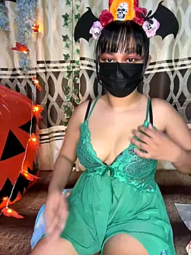 Ariana  Marie online show from 10-29-25, 01:15