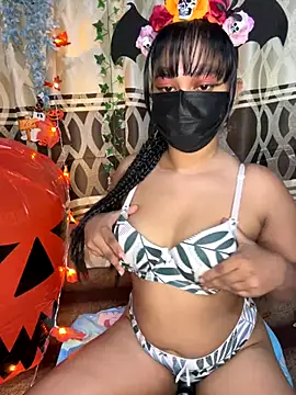 Ariana  Marie online show from 10-29-25, 09:36