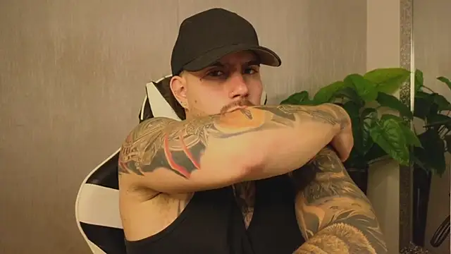 Ades Lowe online show from 12-21-25, 11:45