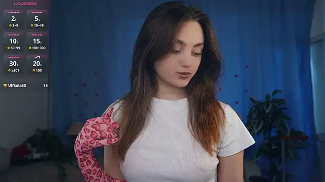 LoraDavi online show from 09-12-25, 07:41