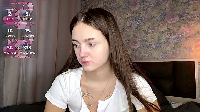 LoraDavi online show from 03-24-26, 05:51