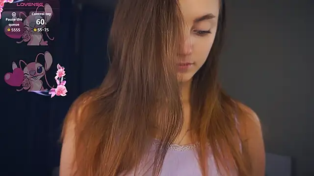 LoraDavi online show from 11-12-25, 06:06