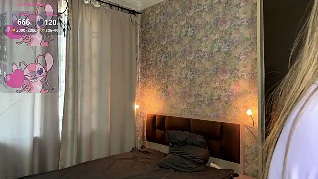 LoraDavi online show from 05-04-26, 07:11