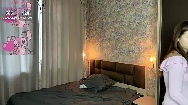 LoraDavi online show from 05-01-26, 03:22