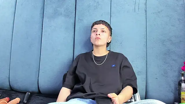 Snapshot of Megan_Thompson_ chatting on 02-01-26, 02:10 Megan Thompson online show from 02-01-26, 02:10