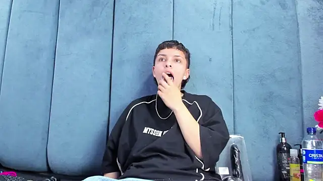 Snapshot of Megan_Thompson_ chatting on 02-14-26, 02:23 Megan Thompson online show from 02-14-26, 02:23