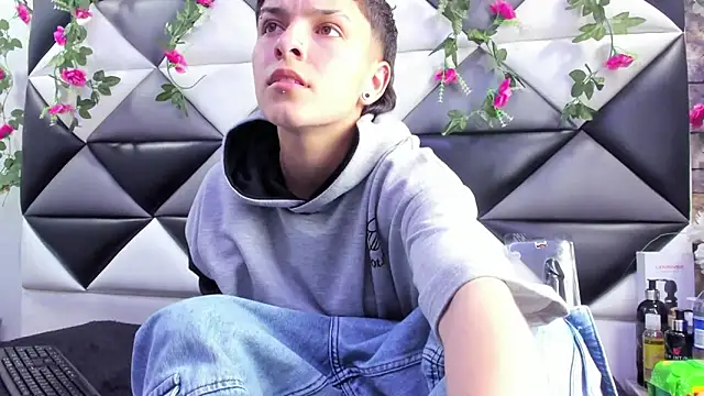 Megan Thompson  online show from 10-28-25, 02:12