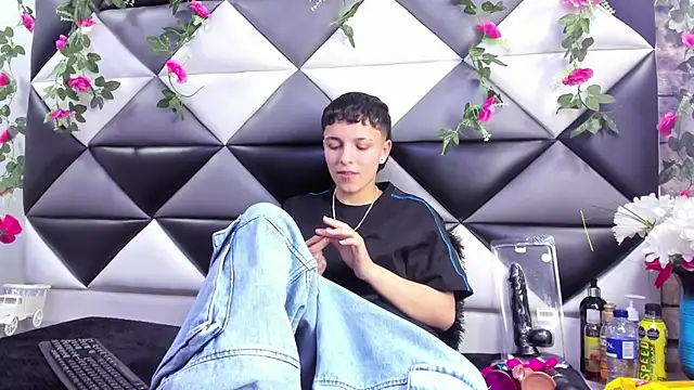 Megan Thompson  online show from 10-09-25, 02:34