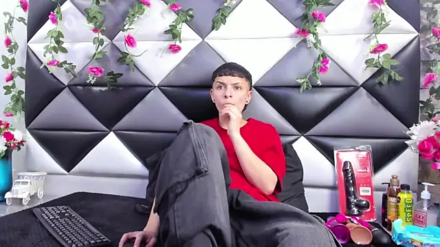 Megan Thompson  online show from 09-26-25, 02:18