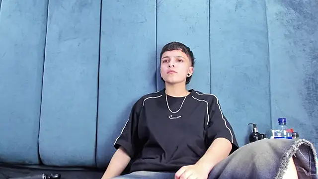 Megan Thompson  online show from 03-25-26, 02:12