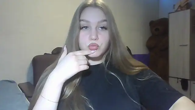 yourhoney Lola  online show from 10-23-25, 02:49