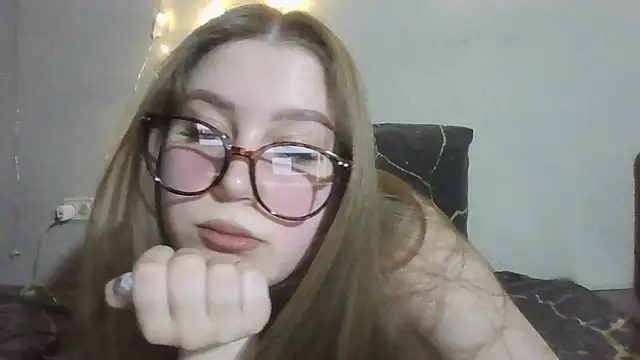 yourhoney Lola  online show from 01-10-26, 04:02