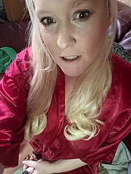 Bouncy-Bella28X online show from 04-14-26, 07:57