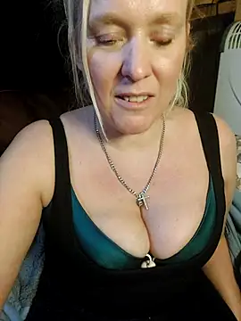 Bouncy-Bella28X online show from 10-15-25, 11:51