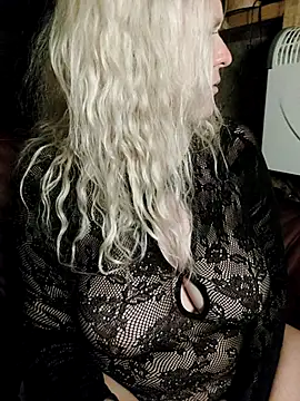 Bouncy-Bella28X online show from 10-12-25, 09:49